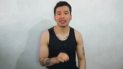 Jovencito le da sexo oral a la polla enorme gruesa del tio de su mejor amiga ! Se come su leche. Relato sexual Thumb