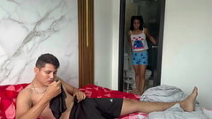 Mi peque&ntilde_a hermanastra me sorprende masturbandome con sus pantis en su habitaci&oacute_n. H.L. Thumb