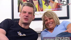 Deutsche Ehefrau von Nebenan will MMF Dreier versuchen beim amateur casting Thumb