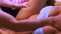 La hijastrastra siempre estaba dispuesta a complacer a su padrastro, y le encantaba cuando &eacute_l la tomaba con duro y la hac&iacute_a sentir tan apretada. Thumb