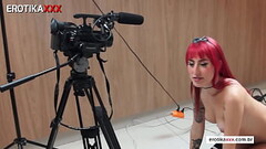 Machos batendo punheta pra atriz porn&ocirc_ Karol RedXX - Bastidores da EROTIKAXXX - CENA COMPLETA NO RED Thumb