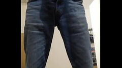 Peeing in living room Thumb