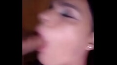 Crossdresser chupando o pau gostoso dos machos em locais p&uacute_blicos Thumb