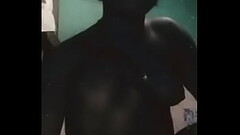 Ma copine togolaise entrain de se faire choper &agrave_ la douche Thumb