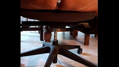 Jouer avec son plug anal Thumb