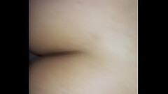 Haciendo doble penetraci&oacute_n dp con mi amigo y mi esposa. El pene se sale y lo volvemos a meter en su vagina. Le damos palmadas en su culo. Thumb