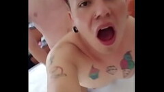 Cogiendo con un gringo mientras su  novio se ba&ntilde_a Thumb