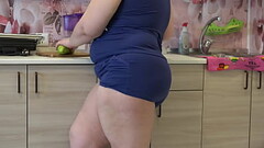Mature BBW with big booty wanted to make zucchini dinner but first stuffed this zucchini in her hairy pussy. Organic masturbation at the kitchen and wide vagina. Thumb