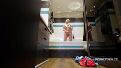 Czech MILF masturbating in the shower Thumb