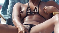 Quick beach play Thumb