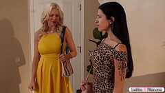 Two ex wives decide to lick each other Thumb