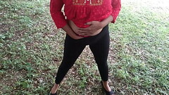 खेत में बड़ी बहन को पटाने के बाद घर जाकर चोदा Thumb