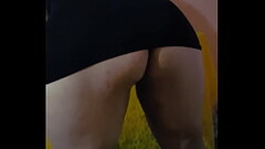 Acariciando la rica panocha de alicia muy  lindas nalgotas que tiene... Thumb