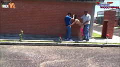 DANNA HOT CAMINANDO DESNUDA POR LA CALLE Y TIENE SEXO EN PUBLICO CON DOS AMIGOS Thumb