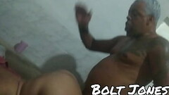 ORGIA ENTRE CASAIS EM COPACABANA RIO DE JANEIRO, MULHER DO CORNO  AINDA CHAMANDO O NOME  DELE DANDO CU. Thumb