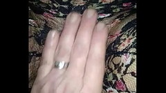 Esposa se deja manosear por vecino Thumb